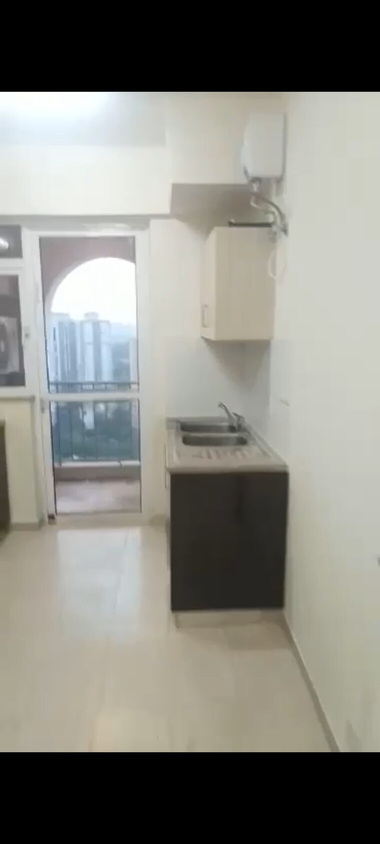 Kitchen, dlf-regal-gardens 3 Bedroom 1750 Sq.Ft. Apartment In Sector 90 Gurgaon 10274135