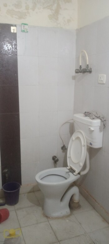 2 BHK Builder Floor for Sale in Dwarka Mor, Delhi