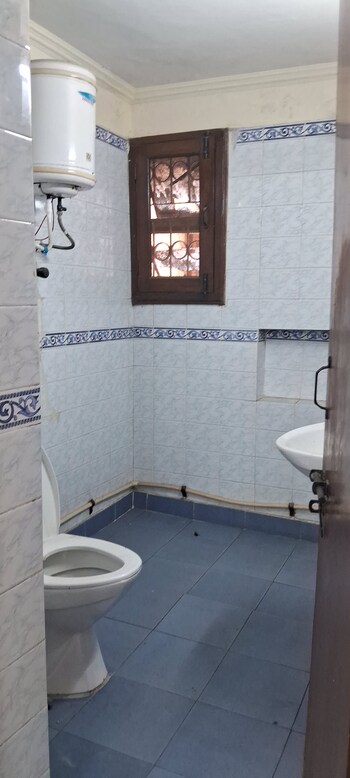2.5 BHK Flat for Sale in Sarita Vihar, Delhi