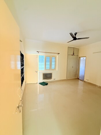 2 BHK House for Rent in Sector 105, Noida