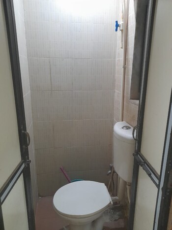 1 BHK Builder Floor for Rent in Kurla West, Mumbai