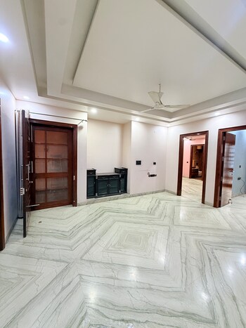 3 BHK Builder Floor for Rent in Sector 105, Noida
