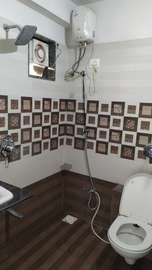 Team Area in 3 BHK Apartment at Navrangpura – for Rent