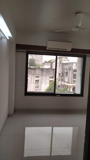 Room in 3 BHK Apartment at Navrangpura – for Rent