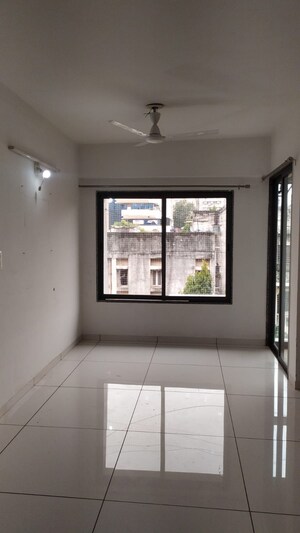 Room in 3 BHK Apartment at Navrangpura – for Rent