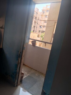 Bathroom in 2 BHK Apartment at Pioneer Park Phase 1, Sector 61 – for Rent