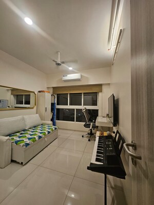 Team Area in 3 BHK Apartment at The Wadhwa Atmosphere, Mulund West – for Sale