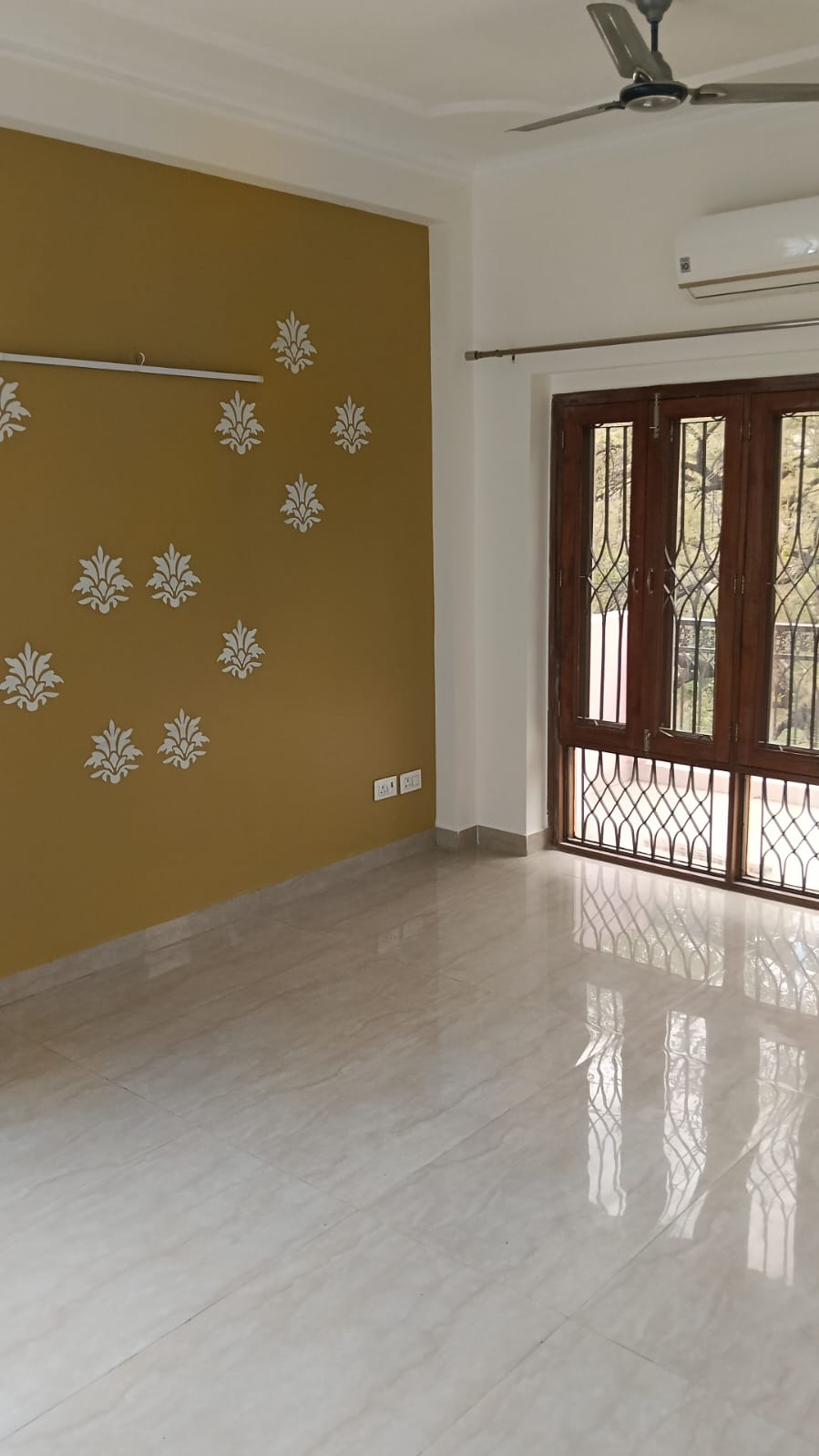 5 BHK + Pooja Room,Servant Room,Study Room,Extra Room Villa For Rent in Anand Niketan