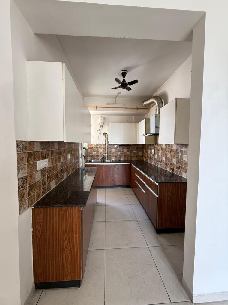 Kitchen, sushma-chandigarh-grande 4 Bedroom 2750 Sq.Ft. Apartment In Lohgarh Zirakpur 10285041