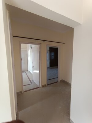 Room in 3 BHK Apartment at Madhur Jivan Apartment, Sector 56 – for Rent