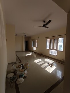 3 BHK Apartment For Rent in Madhur Jivan Apartment