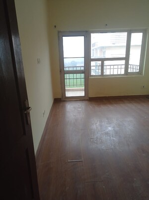 Room in 3 BHK Apartment at Sushma Urban Views, Ghazipur – for Sale