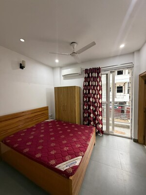 Bedroom in 2 BHK Builder Floor at Ameya One, Sector 42 – for Rent