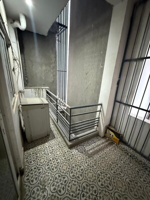 Staircase in 2 BHK Builder Floor at Ameya One, Sector 42 – for Rent