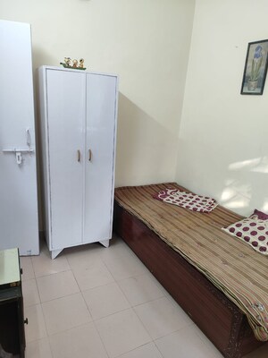 Room in 1 RK Apartment at Arun Vihar, Sector 29 – for Rent