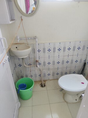 Bathroom in 1 RK Apartment at Arun Vihar, Sector 29 – for Rent