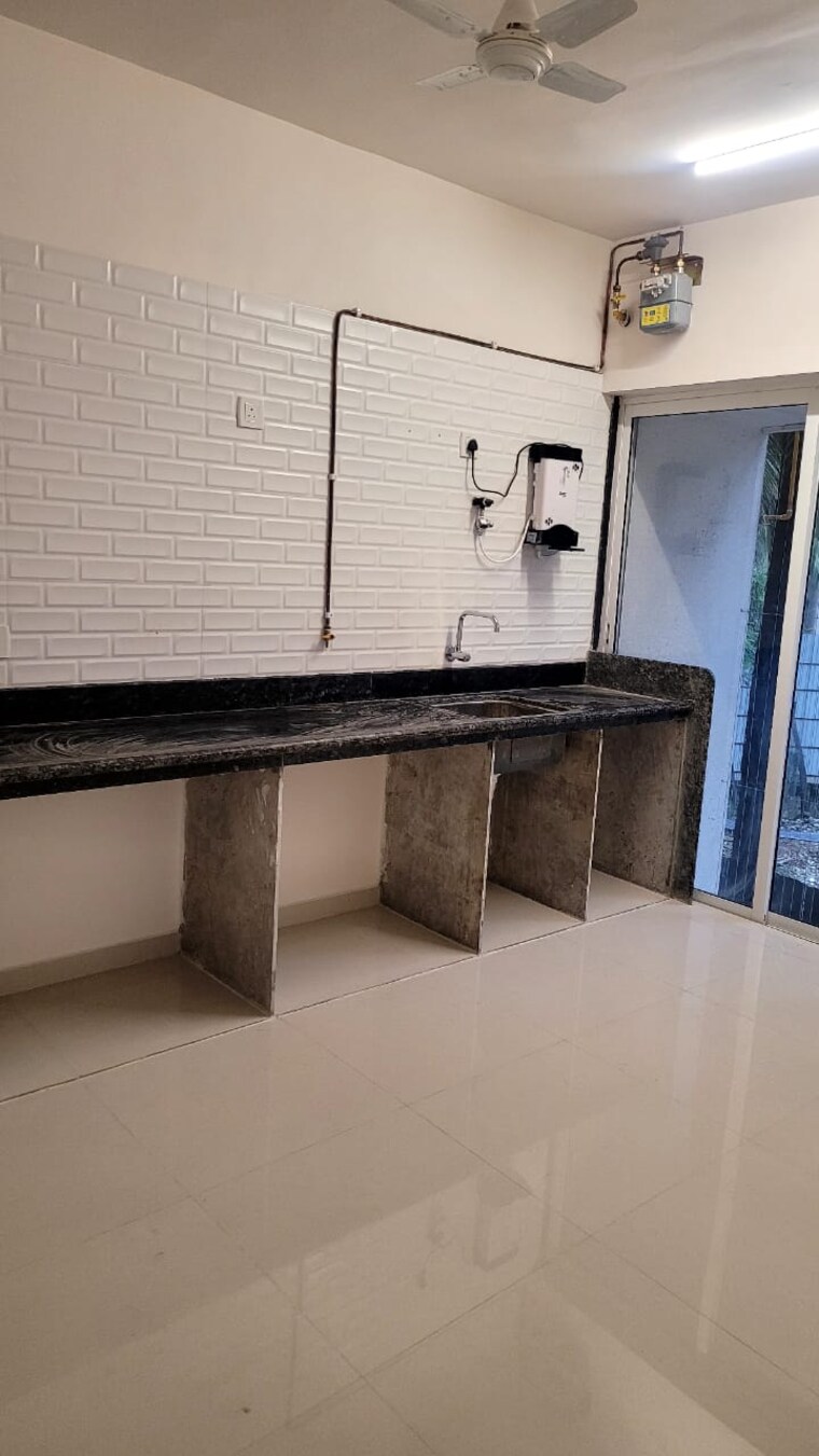 Kitchen, v-residences 3 Bedroom 993 Sq.Ft. Apartment In Sion Mumbai 10285059