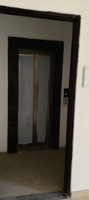 Lift in 3 BHK Builder Floor at Signature Global Park, Sohna Sector 36 – for Sale