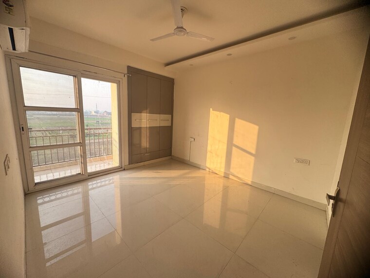 Room, ghb-splande 3 Bedroom 2250 Sq.Ft. Apartment In Patiala Road Zirakpur 10285082