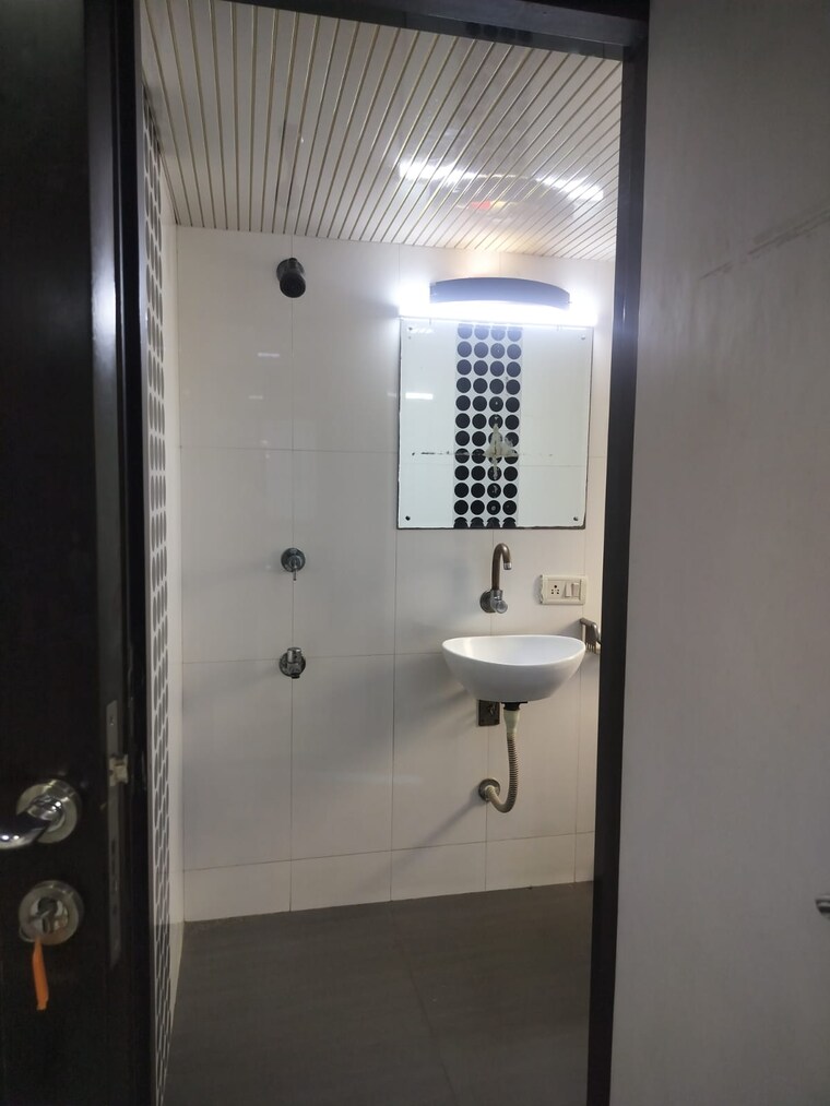 Bathroom, golden-chambers Commercial Office Space 2500 Sq.Ft. In Andheri West Mumbai 10285058