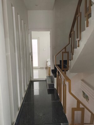 5 BHK Independent House For Rent in Defence Colony