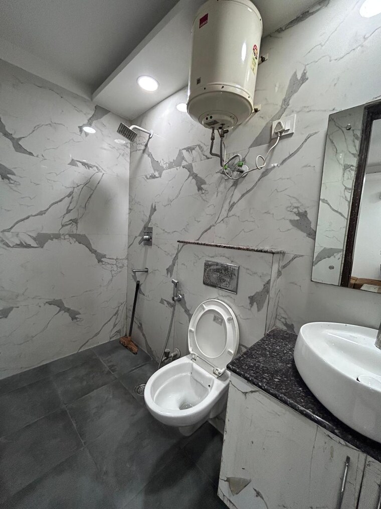 Bathroom, saket 2 Bedroom 800 Sq.Ft. Builder Floor In Saket Delhi 10285126