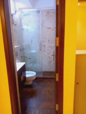 Bathroom in 6 BHK Builder Floor at DLF City Phase IV, Dlf Phase iv – for Sale