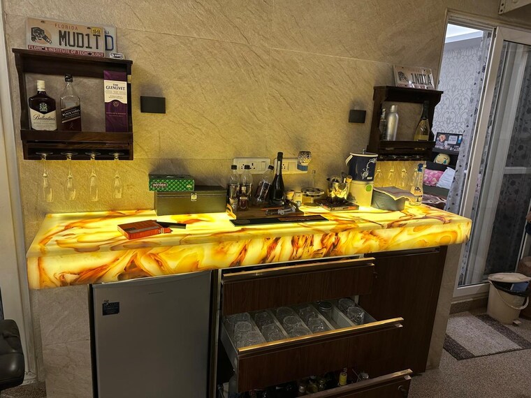 Kitchen, dlf-city-phase-iv 6 Bedroom 450 Sq.Yd. Builder Floor In Dlf Phase iv Gurgaon 10285122