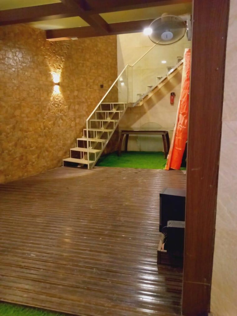 undefined, dlf-city-phase-iv 6 Bedroom 450 Sq.Yd. Builder Floor In Dlf Phase iv Gurgaon 10285122