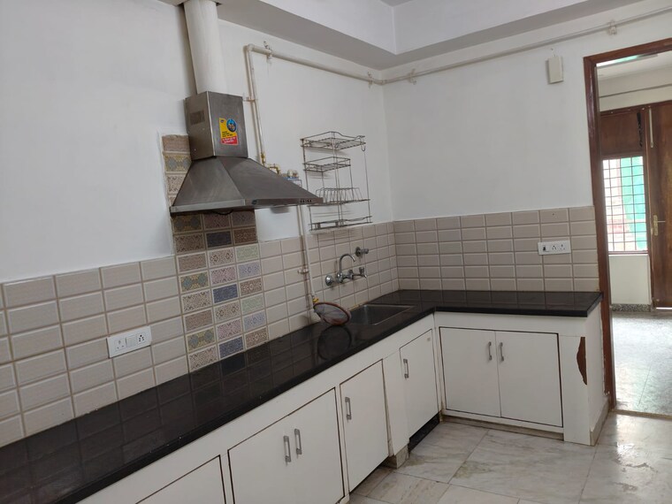 Kitchen, lajpat nagar i 2 Bedroom 900 Sq.Ft. Builder Floor In Lajpat Nagar I Delhi 10285125