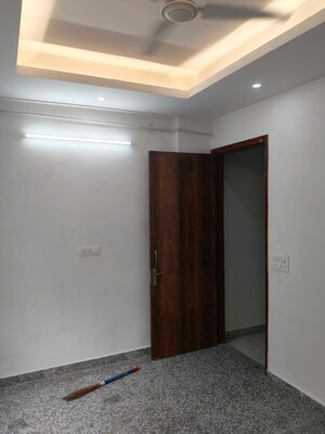 Room in 2 BHK Builder Floor at Lajpat Nagar I – for Rent