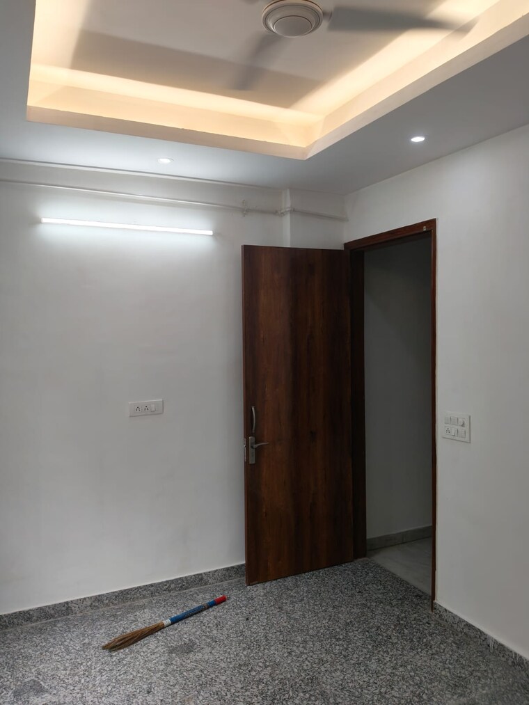 Room, lajpat nagar i 2 Bedroom 900 Sq.Ft. Builder Floor In Lajpat Nagar I Delhi 10285125