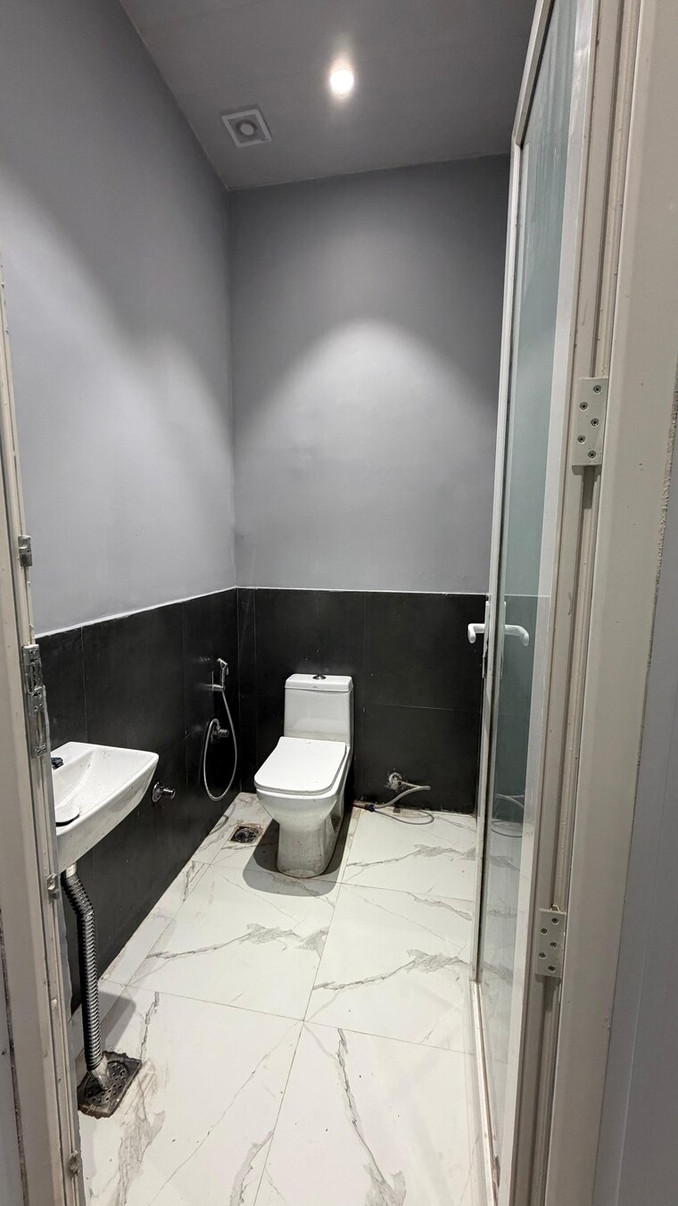 Team Area, okhla Commercial Office Space 8000 Sq.Ft. In Okhla Delhi 10285191