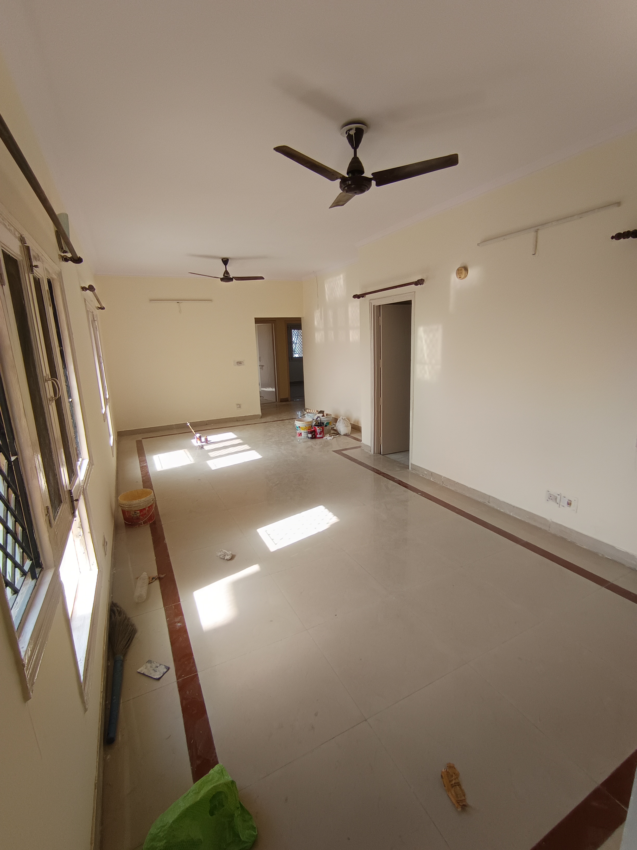3 BHK 2000 Sq.Ft. Apartment in Madhur Jivan Apartment