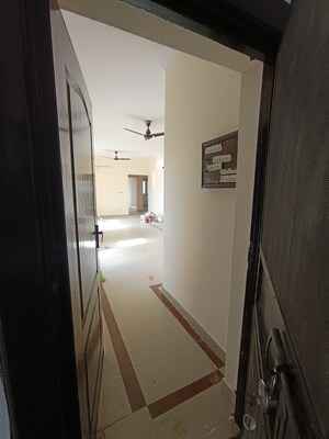 3 BHK Apartment – Entrance View at Madhur Jivan Apartment, Sector 56 - for Rent