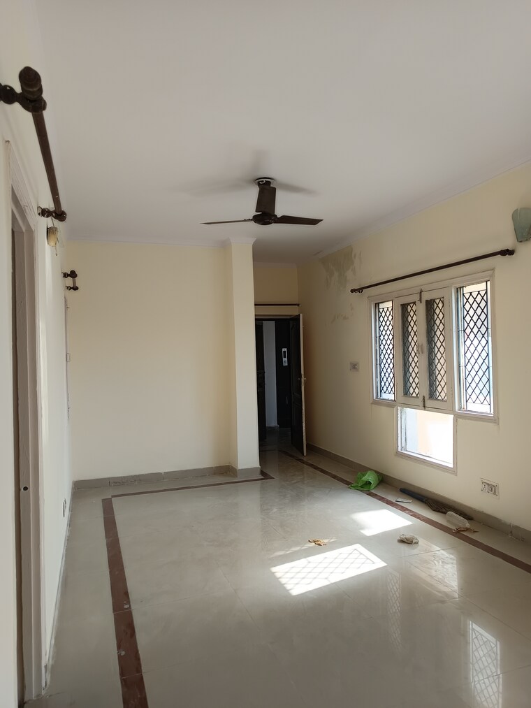Hall, madhur-jivan-apartment 3 Bedroom 2000 Sq.Ft. Apartment In Sector 56 Gurgaon 10285188