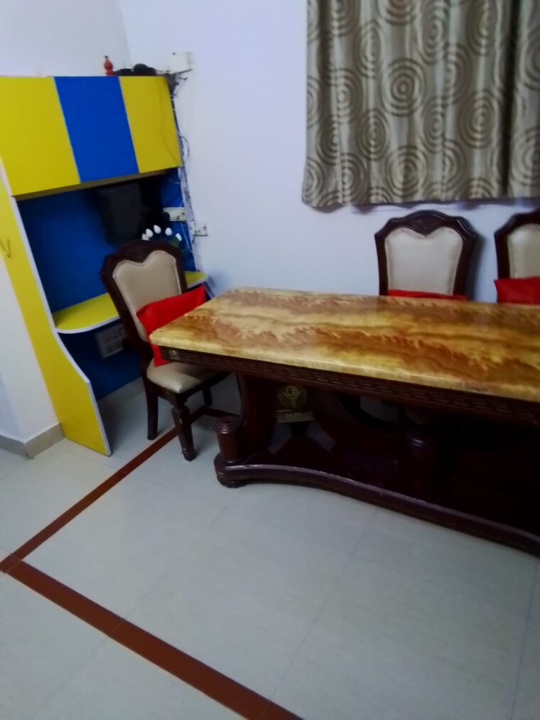 Gym, friends colony 4 Bedroom 1000 Sq.Yd. Independent House In Friends Colony Delhi 10285199