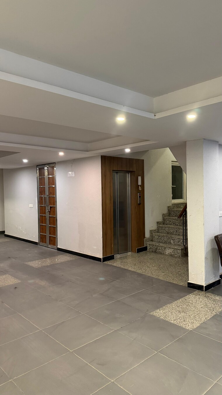 undefined, okhla Commercial Office Space 5000 Sq.Ft. In Okhla Delhi 10285216