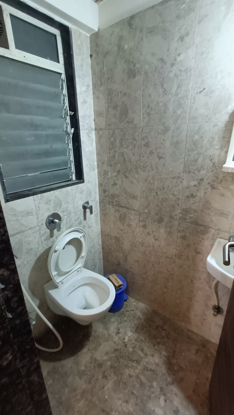 Bathroom, sahajanand-arista 2 Bedroom 700 Sq.Ft. Apartment In Goregaon West Mumbai 10285223