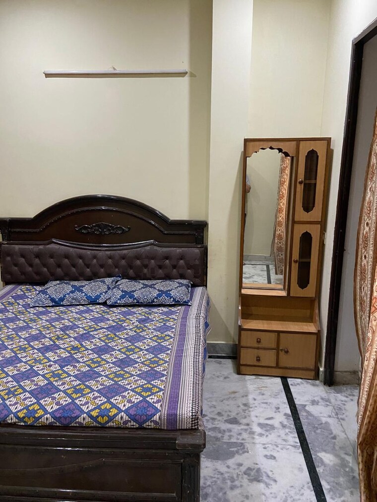 Bedroom, sector 45 3 Bedroom 204 Sq.Yd. Builder Floor In Sector 45 Gurgaon 10285226