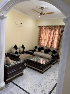 3 BHK + Pooja Room,Servant Room Builder Floor For Rent in Sector 45