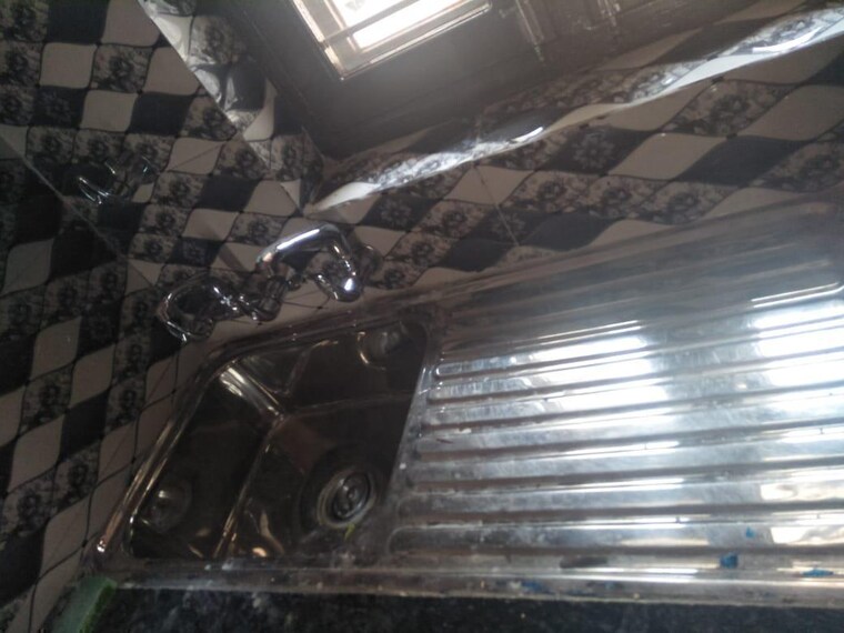  Parking, new friends colony 5 Bedroom 500 Sq.Yd. Independent House In New Friends Colony Delhi 10285233