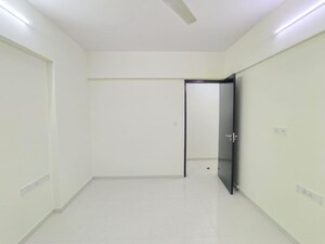 Room in 2 BHK Apartment at Godrej Central, Chembur – for Rent