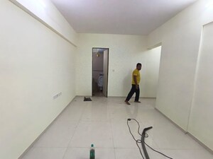 Room in 2 BHK Apartment at Godrej Central, Chembur – for Rent