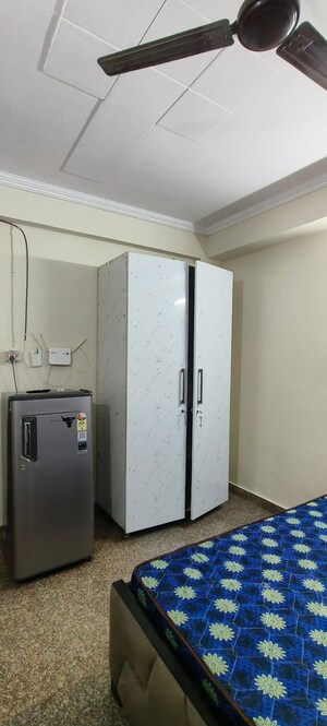 Building Lobby in 1 RK Builder Floor at Mohyal Colony – for Rent