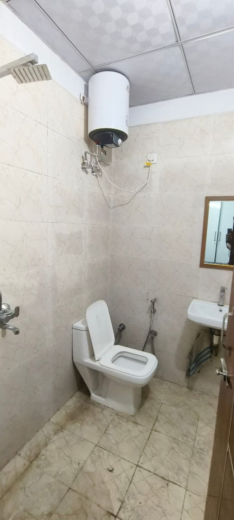 Bathroom, mohyal colony 1 RK 250 Sq.Ft. Builder Floor In Mohyal Colony Gurgaon 10285249