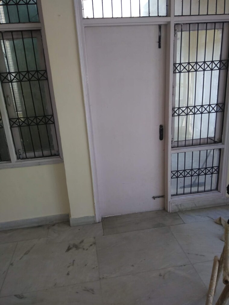 Room, nizamuddin east 4 Bedroom 260 Sq.Yd. Independent House In Nizamuddin East Delhi 10285250