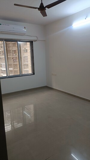 Room in 3 BHK Apartment at SSD Goregaon Pearl CHSL, Goregaon West – for Rent