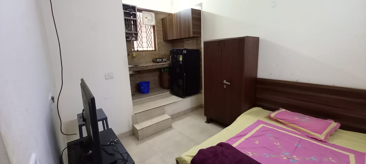 1 RkBuilder Floor For Rent in Amar Colony