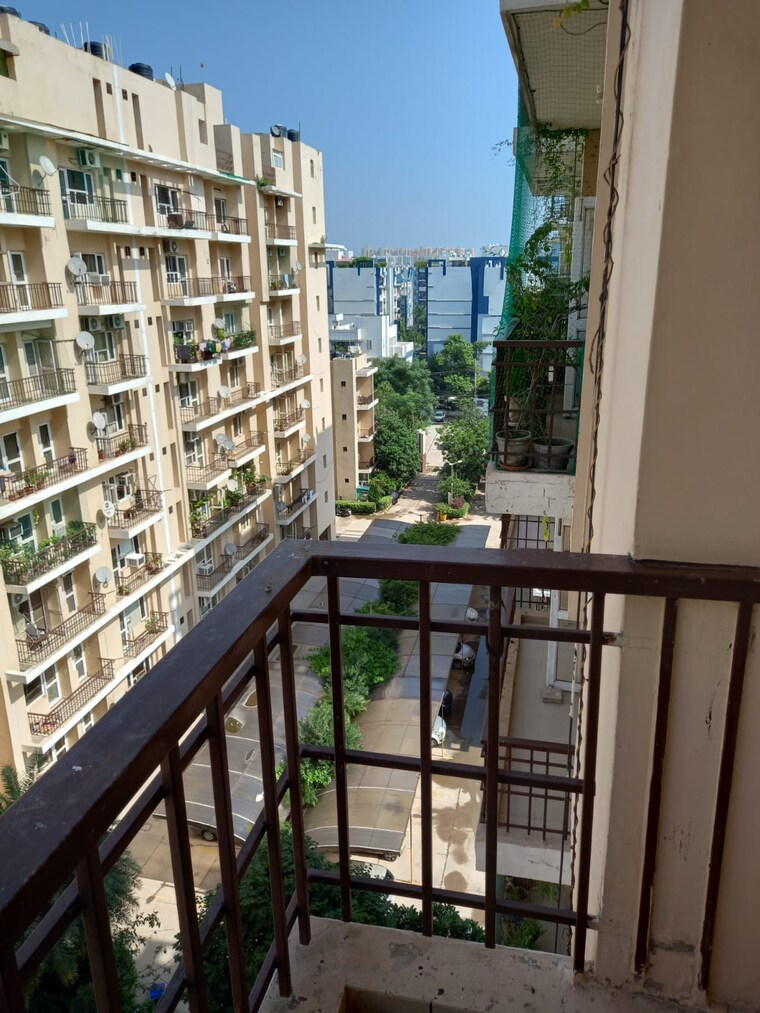 Balcony, sushma-urban-views 3 Bedroom 1850 Sq.Ft. Apartment In Ghazipur Zirakpur 10285225